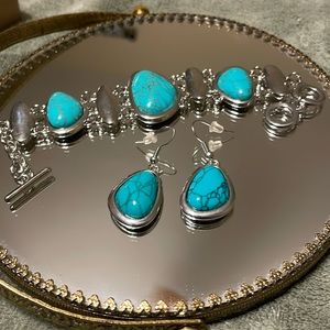 Brand New 🤩 bracelet & earring set~faux turquoise & silver tone